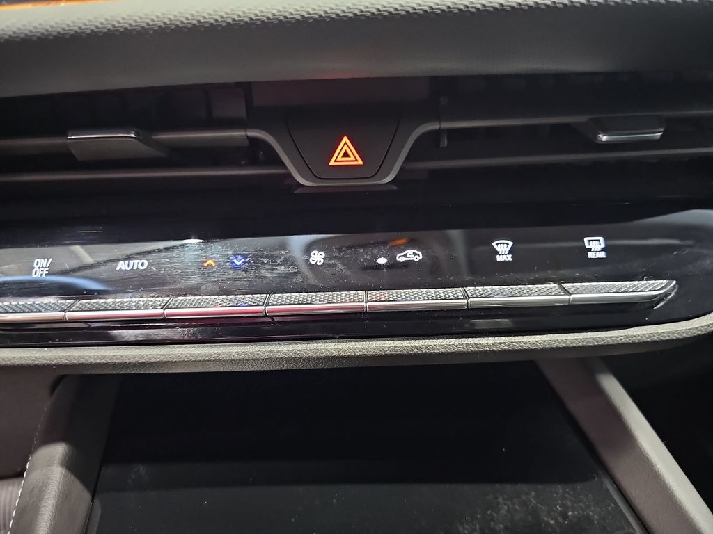 Used 2025 Buick Envision Preferred AWD/4WD image 20