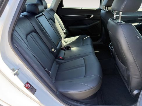 Certified 2022 Hyundai Sonata Limited w/ Cargo Package FWD image 18