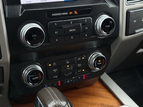 Certified 2019 Ford F150 King Ranch w/ Equipment Group 601A Luxury image 20