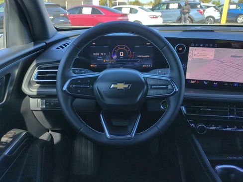 New 2026 Chevrolet Traverse LT w/ Sun and Wheel Package image 17