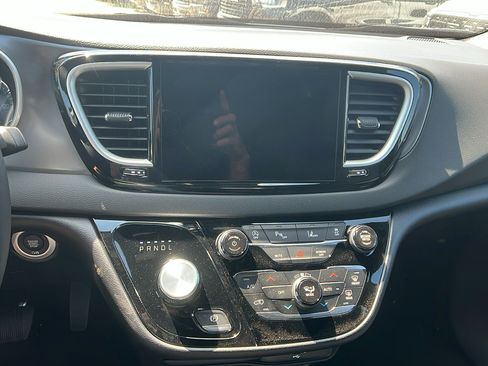 New 2026 Chrysler Voyager LX image 28