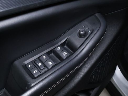 Used 2023 Jeep Grand Cherokee L Laredo image 14