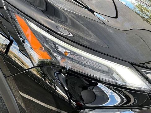 Certified 2025 Nissan Rogue SV FWD image 27