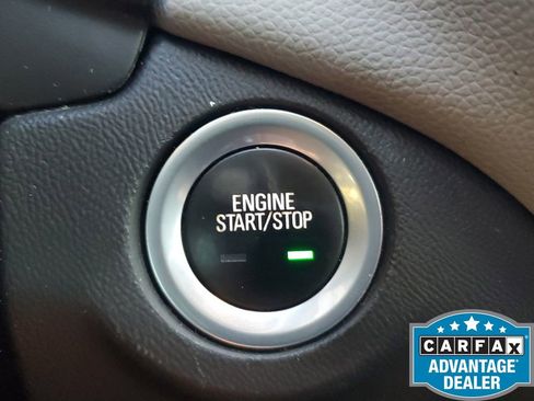 Used 2021 Chevrolet Equinox LS image 28