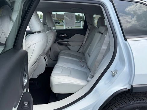 Used 2021 Jeep Cherokee Latitude Lux AWD/4WD image 20