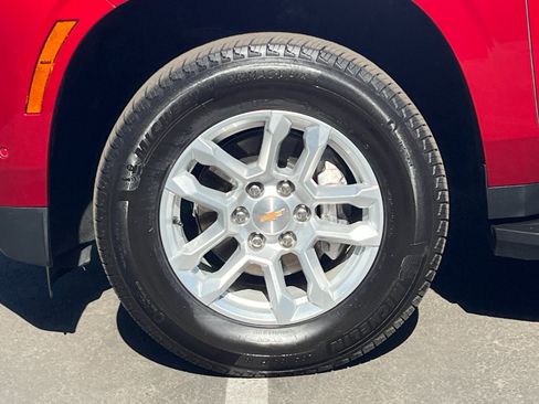 Used 2026 Chevrolet Tahoe LT RWD image 28