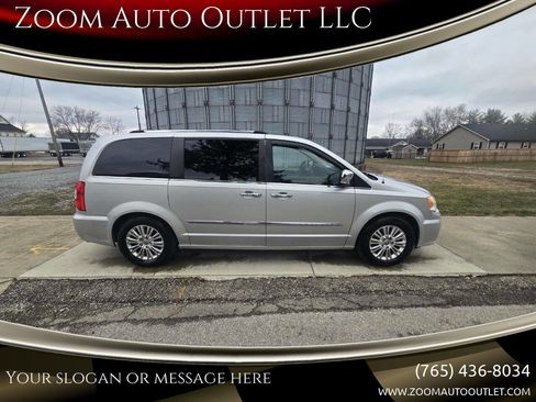 Used 2012 Chrysler Town & Country Limited w/ Luxury Group image 1