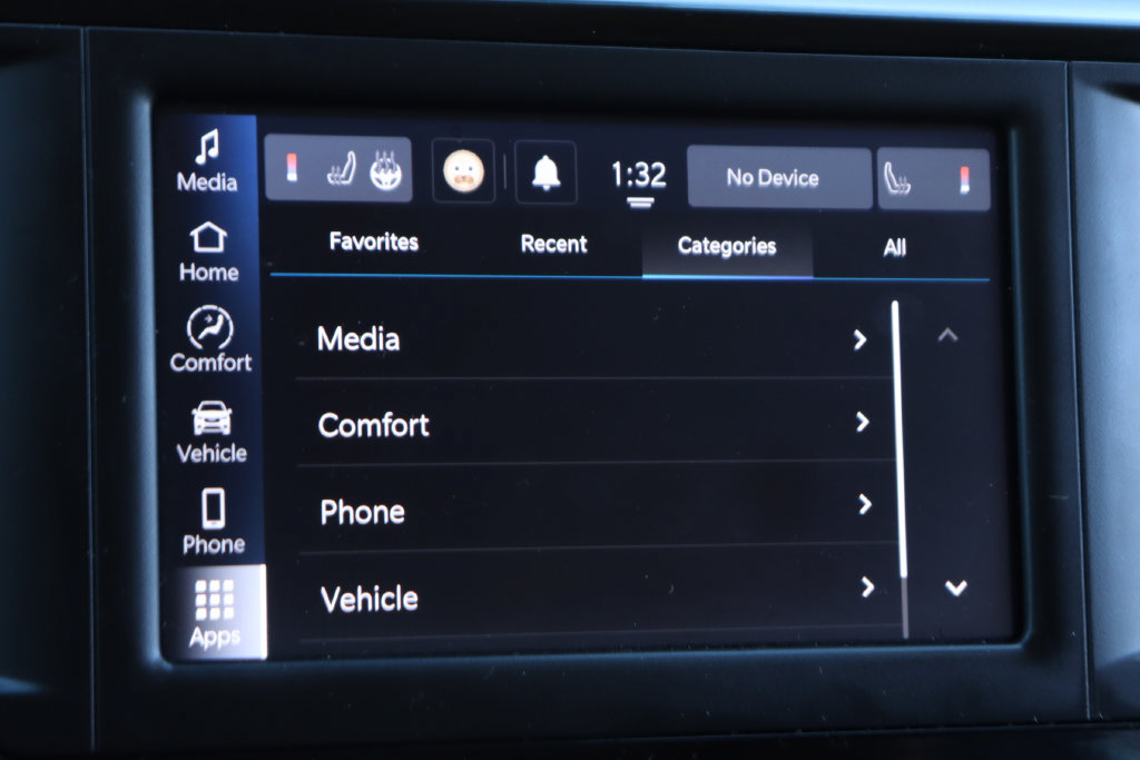 Used 2023 Chrysler Voyager LX FWD image 29