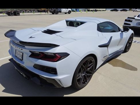 Used 2024 Chevrolet Corvette Z06 RWD image 5