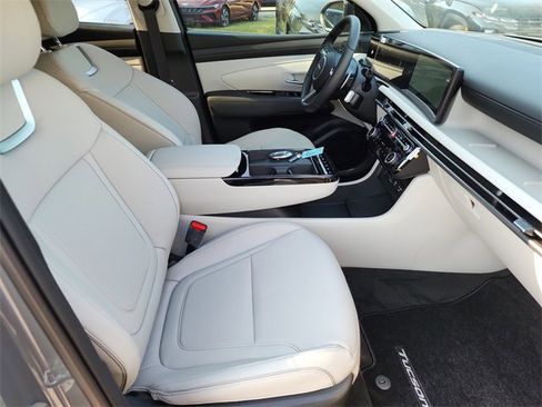 New 2025 Hyundai Tucson Limited image 10