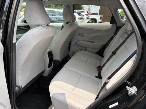 Certified 2025 Hyundai Kona SEL FWD image 18