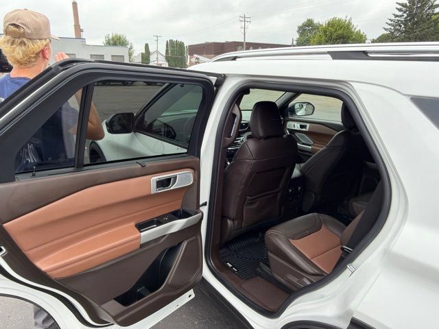Used 2022 Ford Explorer King Ranch w/ Premium Technology Package AWD/4WD image 18