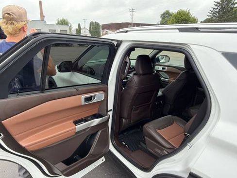 Used 2022 Ford Explorer King Ranch w/ Premium Technology Package AWD/4WD image 18