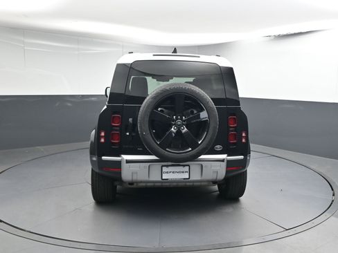 Used 2021 Land Rover Defender 110 SE image 22