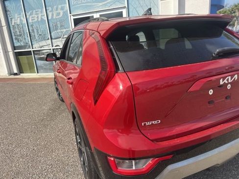 Used 2023 Kia Niro EX Touring image 13