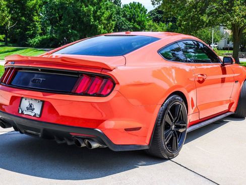 Used 2015 Ford Mustang GT Premium RWD image 18