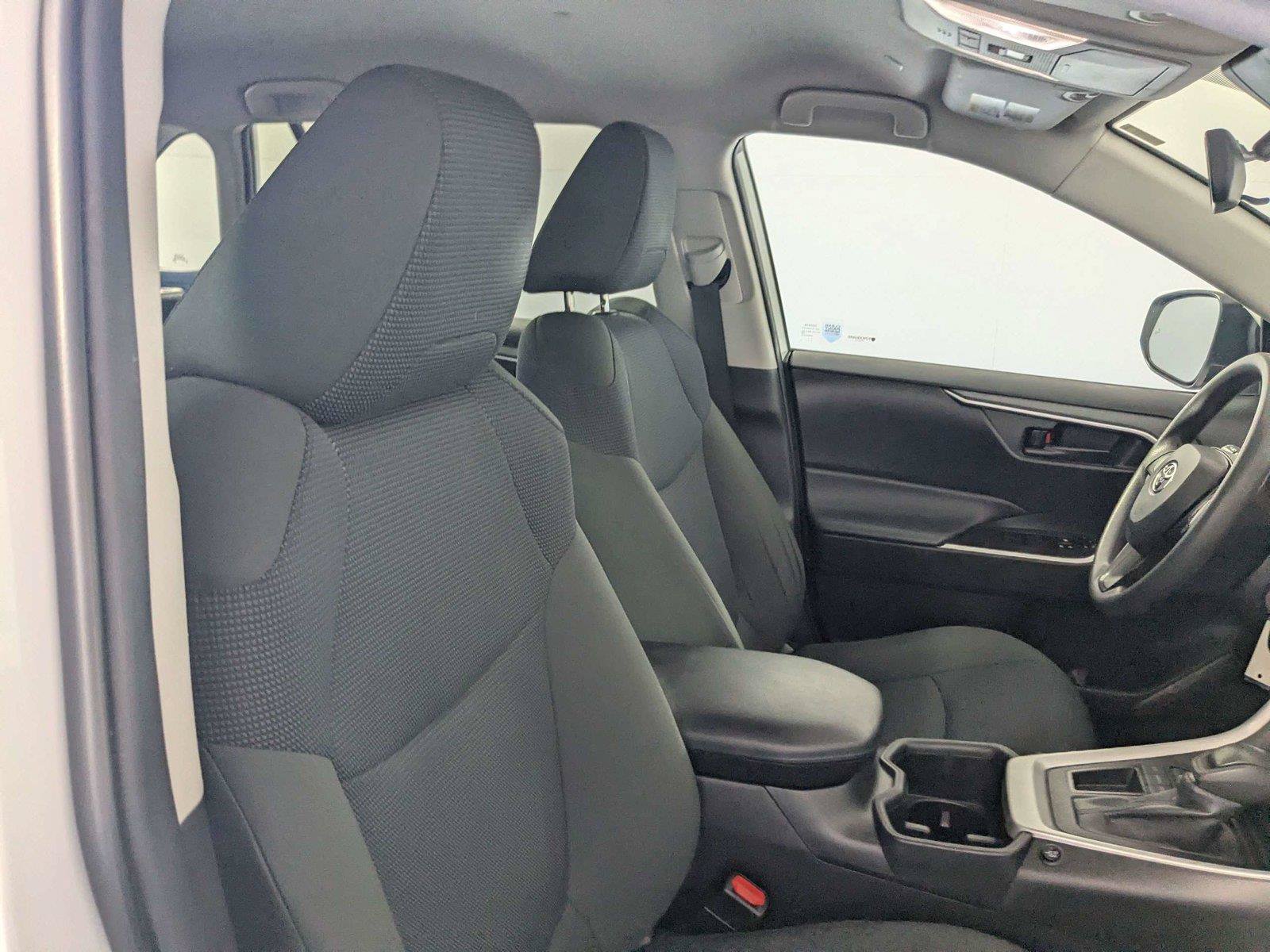 Certified 2024 Toyota RAV4 LE FWD image 32