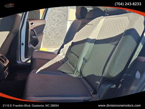 Used 2019 Volkswagen Tiguan S w/ Driver Assistance Package image 10