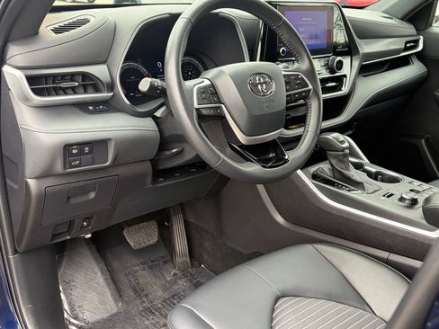 Certified 2025 Toyota Highlander XSE AWD/4WD image 22