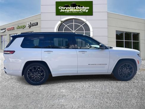Used 2024 Jeep Grand Cherokee L Summit AWD/4WD image 5