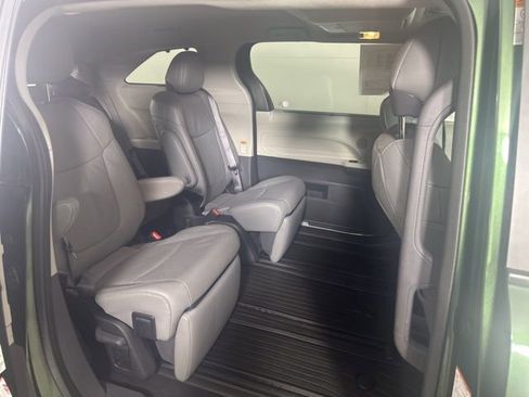 Used 2023 Toyota Sienna Limited AWD/4WD image 14