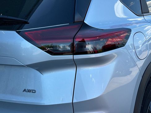 Certified 2025 Nissan Rogue S AWD/4WD image 24