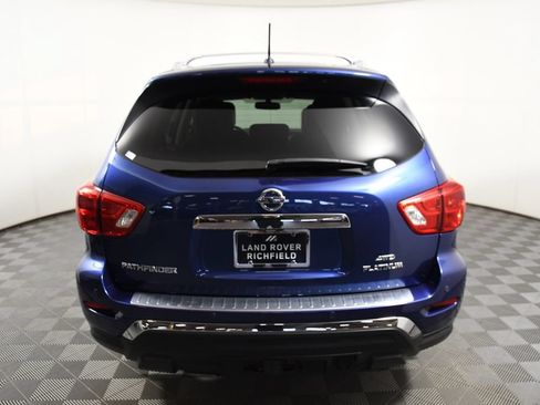 Used 2017 Nissan Pathfinder Platinum w/ Family Entertainment Package AWD/4WD image 5