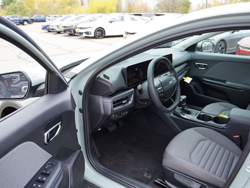 New 2025 Kia K4 EX image 10