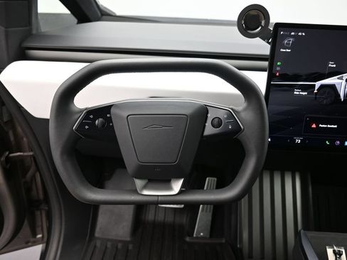 Used 2024 Tesla Cybertruck AWD Crew Cab image 9