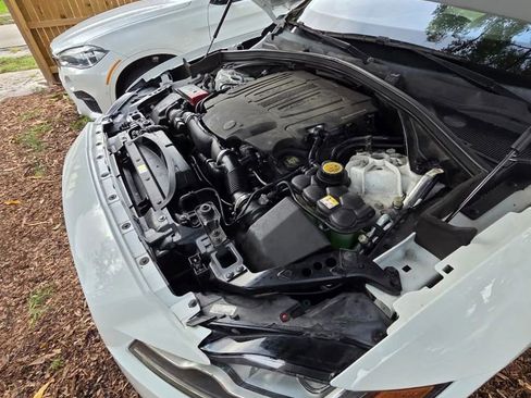 Used 2017 Jaguar F-PACE R-Sport image 5