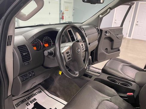 Used 2015 Nissan Frontier PRO-4X AWD/4WD image 9