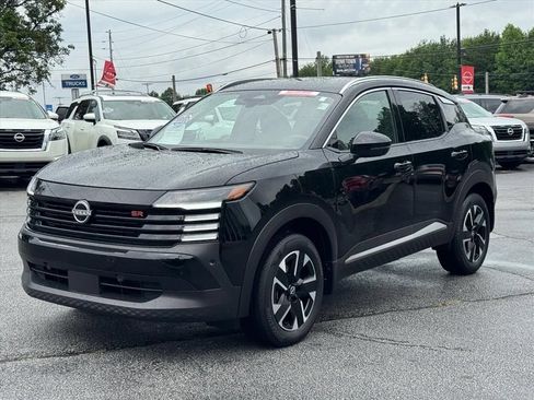 Certified 2025 Nissan Kicks SR FWD image 7