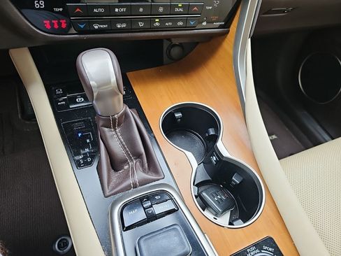Used 2019 Lexus RX 350 AWD w/ Navigation Package image 22