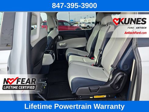 Used 2025 Kia Carnival SX Prestige FWD image 21