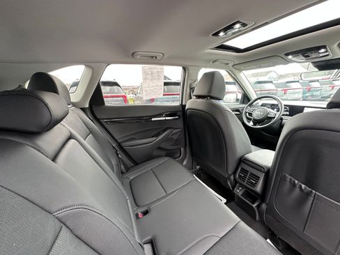Used 2024 Kia Seltos EX AWD/4WD image 15