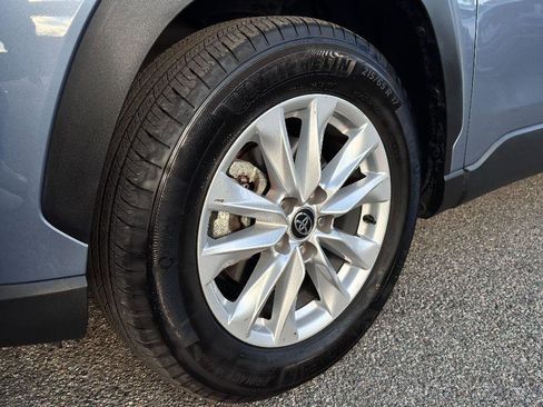 Used 2024 Toyota Corolla Cross LE w/ Moonroof Package image 15