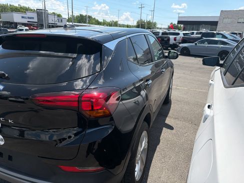 Used 2024 Buick Encore GX Preferred AWD/4WD image 54