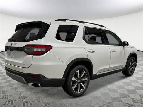 New 2025 Honda Pilot Elite image 3