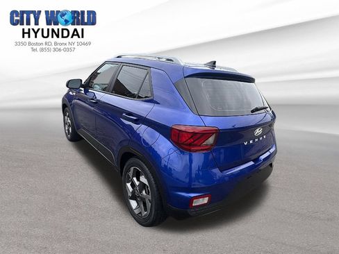 Used 2022 Hyundai Venue Limited w/ Cargo Package FWD image 3