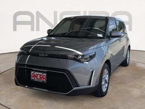 Certified 2025 Kia Soul LX w/ LX Technology Package FWD image 4