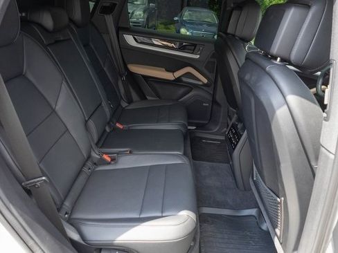 Used 2024 Porsche Cayenne image 20