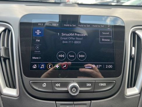 Used 2022 Chevrolet Malibu LT w/ Leather Package FWD image 18