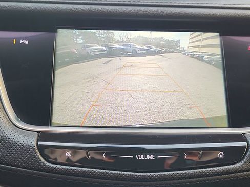 Used 2018 Cadillac XT5 Luxury w/ Driver Awareness Package image 15