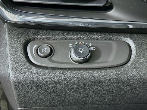 Used 2024 Buick Envista Preferred w/ Convenience I Package image 17