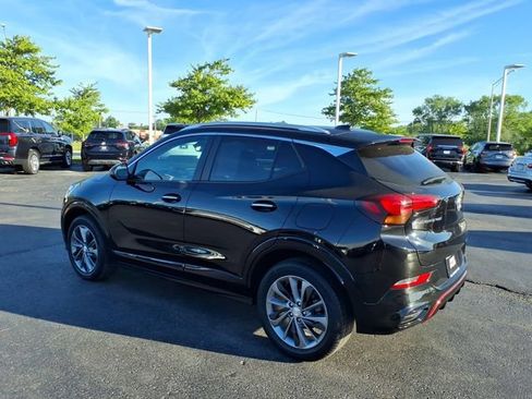 Used 2023 Buick Encore GX Select w/ Sport Touring Package FWD image 9
