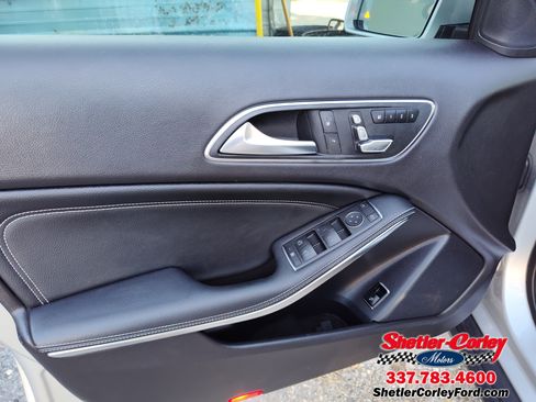 Used 2018 Mercedes-Benz GLA 250 4MATIC image 15