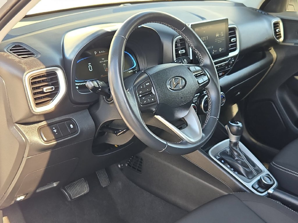 Used 2026 Hyundai Venue SEL FWD image 15