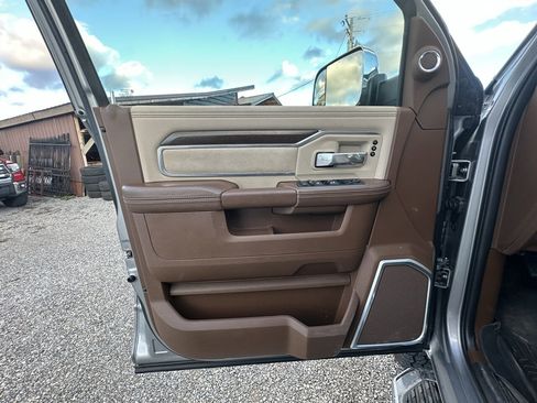 Used 2022 RAM 3500 Laramie image 24