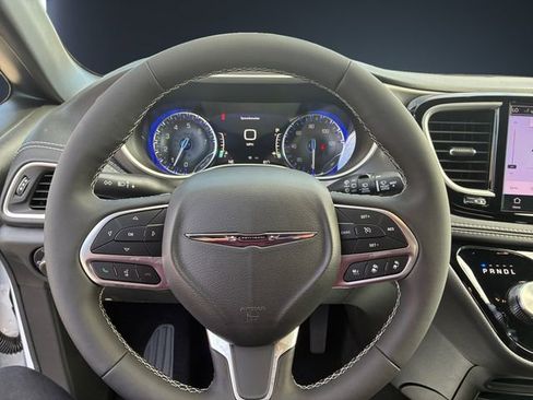 New 2026 Chrysler Pacifica Select FWD image 12