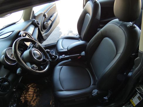 Used 2018 MINI Cooper 2-Door Hardtop FWD image 39
